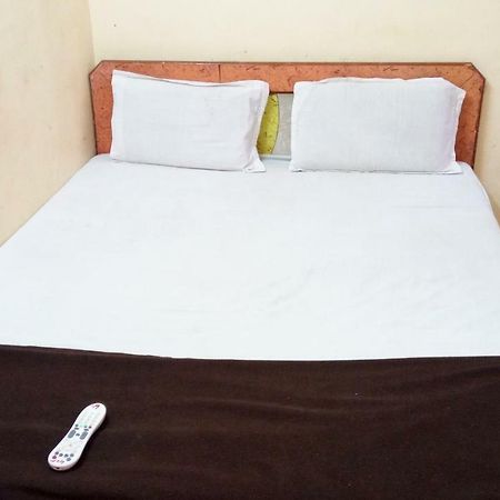 Hotel Sapna Lodge Vashi Buitenkant foto
